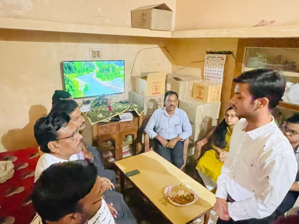 मायुम शक्ति की अनुकरणीय पहल- मंच की सकती शाखा ने 11 मई को किया मेरिट सूची में स्थान बनाने वाले शहर के विद्यार्थियों का घर जाकर सम्मान kshititech