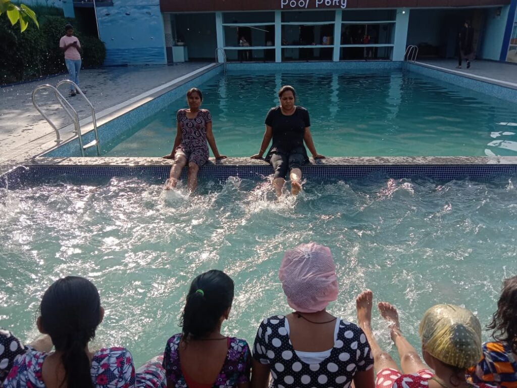 शक्ति जिला कलेक्टर नूपुर एवं खेल युवा कल्याण विभाग की पहल पर बच्चों को समर कैंप में मिल रही स्विमिंग प्रशिक्षण की भी सुविधा, 10 मई से 15 मई तक स्विमिंग का होगा विशेष प्रशिक्षण, 1 मई से 31 मई तक जेएलएनडी कॉलेज परिसर में हो रहा है समर कैंप, वासु रिसोर्ट में दिया जा रहा स्विमिंग का प्रशिक्षण शक्ति जिला कलेक्टर नूपुर एवं खेल युवा कल्याण विभाग की पहल पर बच्चों को समर कैंप में मिल रही स्विमिंग प्रशिक्षण की भी सुविधा, 10 मई से 15 मई तक स्विमिंग का होगा विशेष प्रशिक्षण, 1 मई से 31 मई तक जेएलएनडी कॉलेज परिसर में हो रहा है समर कैंप, वासु रिसोर्ट में दिया जा रहा स्विमिंग का प्रशिक्षण kshititech