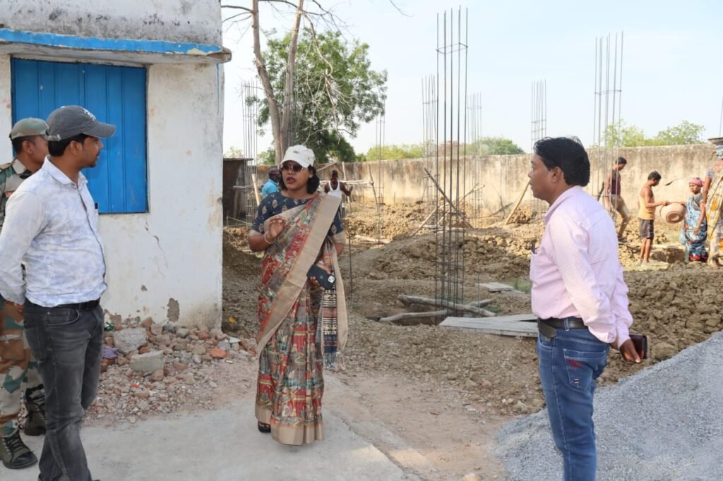 सक्ति जिले से जुड़ी खास खबरें --कलेक्टर ने मुख्यमंत्री स्कूल जतन योजना के अंतर्गत कराये जा रहे विभिन्न कार्यो,हेल्थ वैलनेस सेंटर, तालाबोका किया निरीक्षण, निर्वाचक नामावली को लेकर ई आवश्यक बैठक kshititech