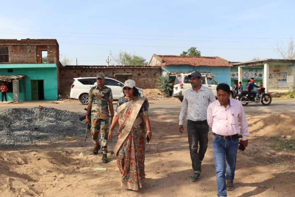 सक्ति जिले से जुड़ी खास खबरें --कलेक्टर ने मुख्यमंत्री स्कूल जतन योजना के अंतर्गत कराये जा रहे विभिन्न कार्यो,हेल्थ वैलनेस सेंटर, तालाबोका किया निरीक्षण, निर्वाचक नामावली को लेकर ई आवश्यक बैठक kshititech