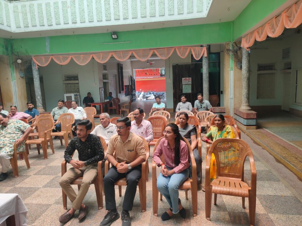 चेंबर का सम्मान समारोह--शक्ति चेंबर ने किया तहसीलदार शिवकुमार डनसेना की पदोन्नति पर सम्मान, जिले के शिक्षा के क्षेत्र में मेरिट में स्थान बनाने वाले विद्यार्थी भी हुए सम्मानित,सम्मान से अभिभूत तहसीलदार डनसेना ने कहा-- शहर वासियों का मिला सदैव मुझे स्नेह एवं सहयोग चेंबर का सम्मान समारोह--शक्ति चेंबर ने किया तहसीलदार शिवकुमार डनसेना की पदोन्नति पर सम्मान, जिले के शिक्षा के क्षेत्र में मेरिट में स्थान बनाने वाले विद्यार्थी भी हुए सम्मानित,सम्मान से अभिभूत तहसीलदार डनसेना ने कहा-- शहर वासियों का मिला सदैव मुझे स्नेह एवं सहयोग kshititech
