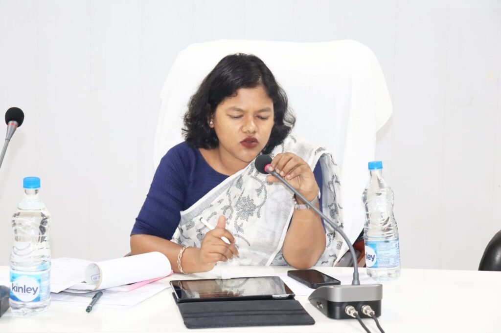 नूपुर के सख्त निर्देश-- गोबर खरीदी एवं वर्मी कंपोस्ट खरीदी का भुगतान करें ईमानदारी से, कलेक्टर नूपुर राशि पन्ना ने विभागीय अधिकारियों को दी सख्त हिदायत, पंजी संधारण में ना हो कोई लापरवाही, बेरोजगारी भत्ता की भी हुई समीक्षा नूपुर के सख्त निर्देश-- गोबर खरीदी एवं वर्मी कंपोस्ट खरीदी का भुगतान करें ईमानदारी से, कलेक्टर नूपुर राशि पन्ना ने विभागीय अधिकारियों को दी सख्त हिदायत, पंजी संधारण में ना हो कोई लापरवाही, बेरोजगारी भत्ता की भी हुई समीक्षा kshititech