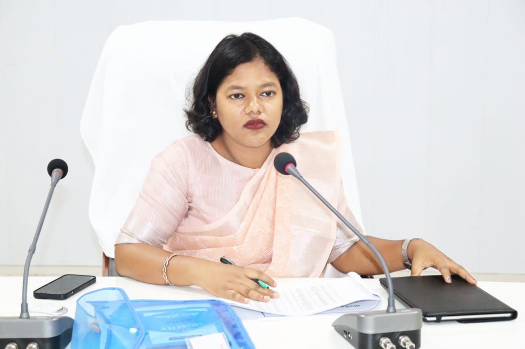 नपेंगे समय पर काम पूरा नहीं करने वाले अधिकारी/ कर्मचारी, नूपुर ने दिए सख्त निर्देश, जनदर्शन में सुनी नागरिकों की समस्याएं,जिले में हुआ निर्वाचन समिति का गठन, जिले में पेयजल व्यवस्था को लेकर चिंतित कलेक्टर,RES एसडीओ पैकरा को लगाई कलेक्टर ने फटकार नपेंगे समय पर काम पूरा नहीं करने वाले अधिकारी/ कर्मचारी, नूपुर ने दिए सख्त निर्देश, जनदर्शन में सुनी नागरिकों की समस्याएं,जिले में हुआ निर्वाचन समिति का गठन, जिले में पेयजल व्यवस्था को लेकर चिंतित कलेक्टर,RES एसडीओ पैकरा को लगाई कलेक्टर ने फटकार kshititech