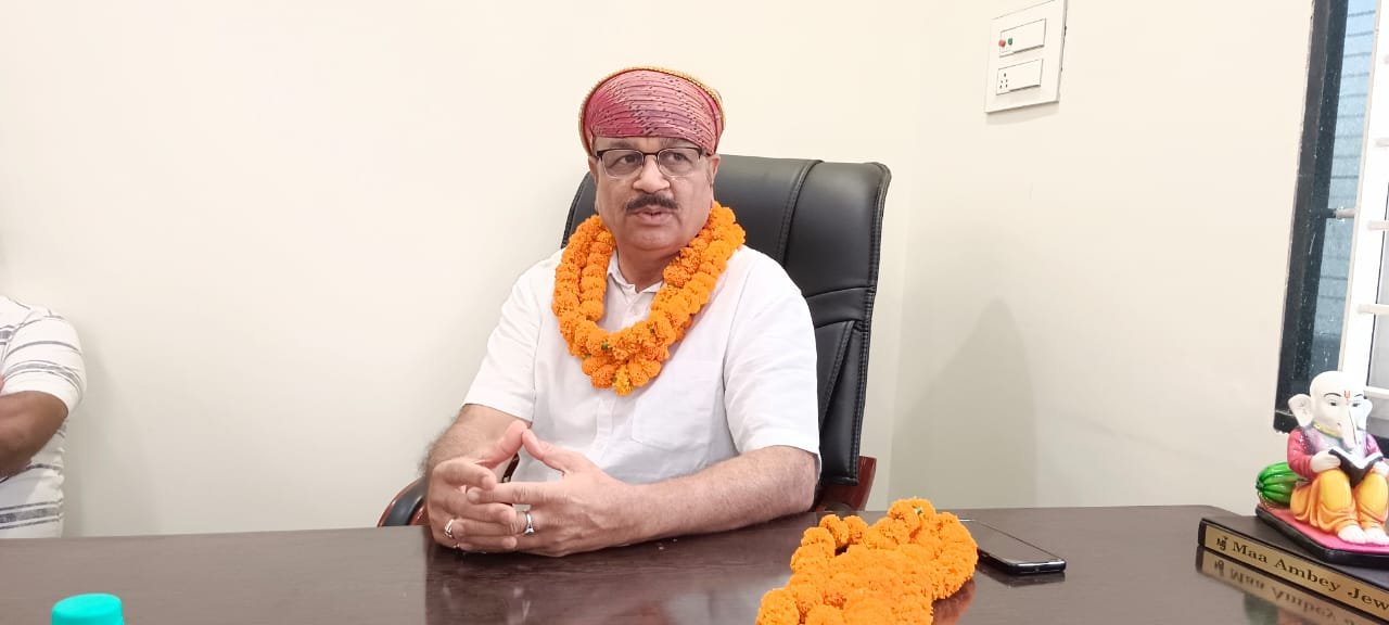 शक्ति पहुंचे देश के प्रसिद्ध ज्योतिषाचार्य की भविष्यवाणी-- 2024 के बाद भारत बनेगा हिंदू राष्ट्र,24 में मोदी के बाद योगी होंगे अगले प्रधानमंत्री-- पी पी एस तोमर गुरुजी प्रसिद्ध ज्योतिषाचार्य, शक्ति पधारे ज्योतिष आचार्य ने कहा फोटो देख कर ही वे भूत एवं भविष्य की करते हैं गणना, औरा स्कैन वर्तमान समय में ज्योतिष शास्त्र का है ब्रह्मास्त्र, शक्ति के मां अंबे ज्वेलर्स में 20, 21 एवं 22 मई को होगा तीन दिवसीय विशेष ज्योतिष परामर्श शिविर kshititech