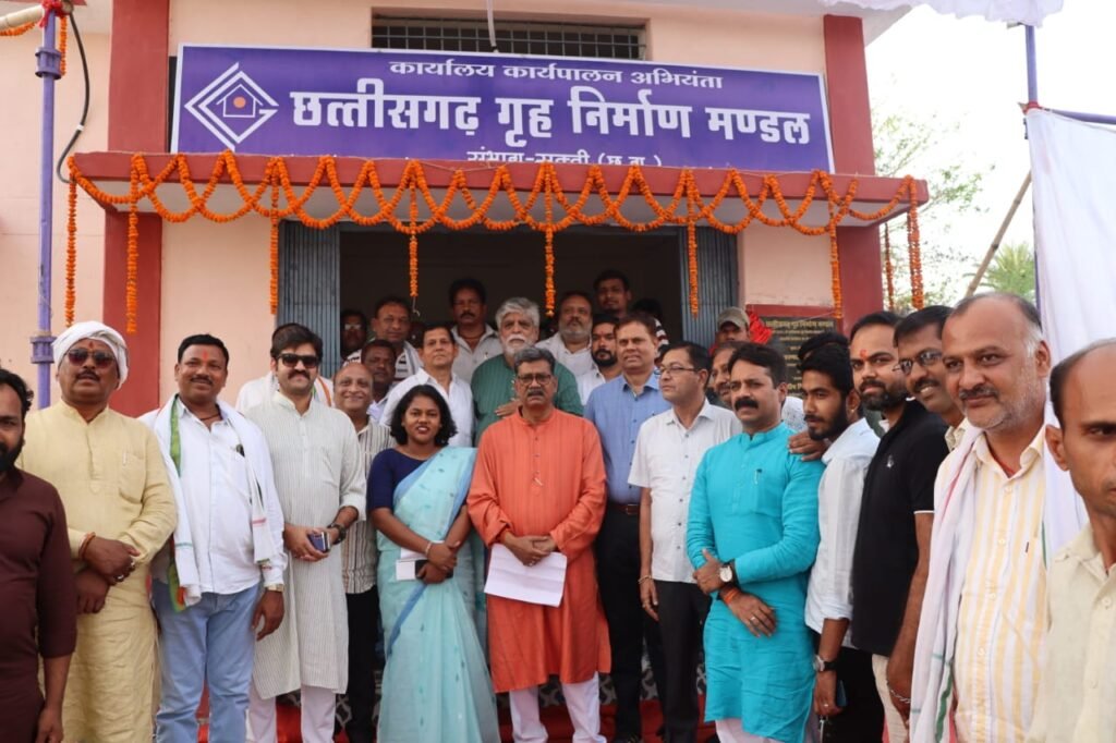 मैदानी क्षेत्रों में मितानिनों का कार्य प्रशंसनीय, राज्य सरकार ने बढ़ई मितानिनों की प्रोत्साहन राशि- डॉ चरणदास महंत अध्यक्ष छत्तीसगढ़ विधानसभा, महंत दंपत्ति ने किया मितानिनो को चार-चार हजार रुपये की स्वेच्छा अनुदान राशि का चेक वितरण kshititech