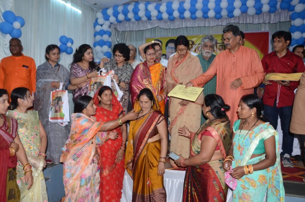 मैदानी क्षेत्रों में मितानिनों का कार्य प्रशंसनीय, राज्य सरकार ने बढ़ई मितानिनों की प्रोत्साहन राशि- डॉ चरणदास महंत अध्यक्ष छत्तीसगढ़ विधानसभा, महंत दंपत्ति ने किया मितानिनो को चार-चार हजार रुपये की स्वेच्छा अनुदान राशि का चेक वितरण kshititech