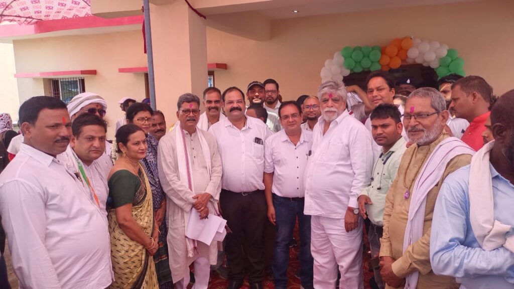 मितानिन समाज निर्माण में सहायक एवम हमेशा सम्माननीय है - डॉ चरणदास महंत,मैं हमेशा मितानिन बहनों के साथ रहूंगी इनको अधिकार दिलाना मेरा काम है-सांसद ज्योत्सना महंत,बम्हनीनडीह विकासखंड में भी हुआ मितानिनो को चेक का वितरण, विधायक प्रतिनिधि नरेश गेवाडीन ने दी जानकारी मितानिन समाज निर्माण में सहायक एवम हमेशा सम्माननीय है - डॉ चरणदास महंत,मैं हमेशा मितानिन बहनों के साथ रहूंगी इनको अधिकार दिलाना मेरा काम है-सांसद ज्योत्सना महंत,बम्हनीनडीह विकासखंड में भी हुआ मितानिनो को चेक का वितरण, विधायक प्रतिनिधि नरेश गेवाडीन ने दी जानकारी kshititech