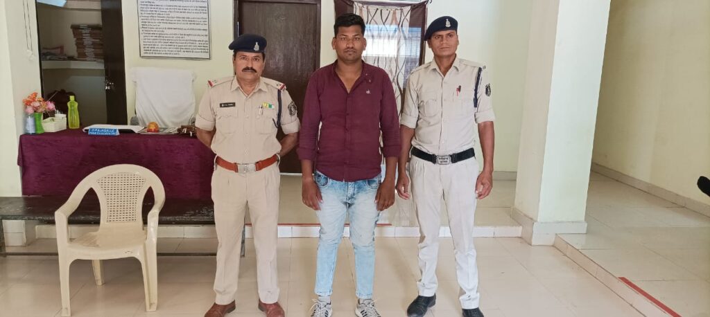 शक्ति जिला पुलिस की खास खबरें-- नाबालिग लड़की को भगा ले जाने वाला आरोपी गिरफ्तार, शासकीय कार्य में बाधा डालने वाले एवं पुलिस बल पर हमला कर फरार रहने वाले आरोपी चढ़े पुलिस के हत्थे, जिला पुलिस अधीक्षक अहिरे एवं वरिष्ठ पुलिस अधिकारियों के मार्गदर्शन में पुलिस अपराधों पर नियंत्रण करने सक्रिय शक्ति जिला पुलिस की खास खबरें-- नाबालिग लड़की को भगा ले जाने वाला आरोपी गिरफ्तार, शासकीय कार्य में बाधा डालने वाले एवं पुलिस बल पर हमला कर फरार रहने वाले आरोपी चढ़े पुलिस के हत्थे, जिला पुलिस अधीक्षक अहिरे एवं वरिष्ठ पुलिस अधिकारियों के मार्गदर्शन में पुलिस अपराधों पर नियंत्रण करने सक्रिय kshititech