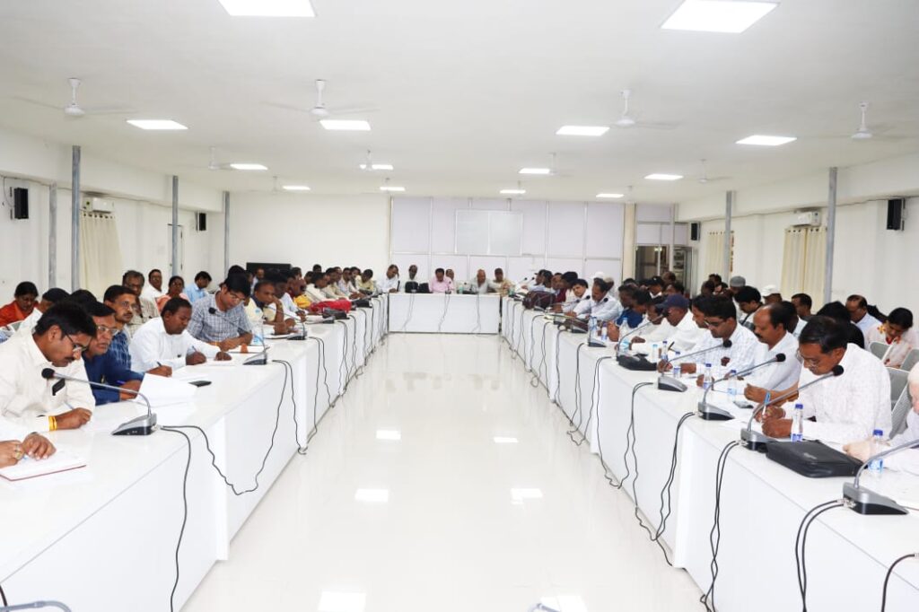 स्कूलों का रिजल्ट अच्छा नहीं तो रहे कार्रवाई के लिए तैयार-- शक्ति कलेक्टर की मैराथन बैठक-- सरकारी स्कूलों की शिक्षा गुणवत्ता सुधारने कलेक्टर ने ली बैठक, सरकारी स्कूल छपोरा के परिणामों पर करी नाराजगी व्यक्त, आने वाले साल में बेहतर परिणाम का दिया लक्ष्य, डीईओ खरे के समक्ष प्राचार्यो को दिए गए निर्देश स्कूलों का रिजल्ट अच्छा नहीं तो रहे कार्रवाई के लिए तैयार-- शक्ति कलेक्टर की मैराथन बैठक-- सरकारी स्कूलों की शिक्षा गुणवत्ता सुधारने कलेक्टर ने ली बैठक, सरकारी स्कूल छपोरा के परिणामों पर करी नाराजगी व्यक्त, आने वाले साल में बेहतर परिणाम का दिया लक्ष्य, डीईओ खरे के समक्ष प्राचार्यो को दिए गए निर्देश kshititech