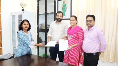 DMF से मिशन हेल्थ-- सरकारी अस्पताल डभरा में दो नए चिकित्सकों की सेवाएं हुई प्रारंभ, डॉक्टर समीर अग्रवाल एवं स्त्री रोग विशेषज्ञ डॉक्टर निकिता अग्रवाल देंगी सेवाएं, कलेक्टर ने करी नई नियुक्ति, जनदर्शन में सुनी कलेक्टर नूपुर ने आम नागरिकों की समस्याएं, सीएमएचओ डॉ.सूरज राठौर भी रहे मौजूद DMF से मिशन हेल्थ-- सरकारी अस्पताल डभरा में दो नए चिकित्सकों की सेवाएं हुई प्रारंभ, डॉक्टर समीर अग्रवाल एवं स्त्री रोग विशेषज्ञ डॉक्टर निकिता अग्रवाल देंगी सेवाएं, कलेक्टर ने करी नई नियुक्ति, जनदर्शन में सुनी कलेक्टर नूपुर ने आम नागरिकों की समस्याएं, सीएमएचओ डॉ.सूरज राठौर भी रहे मौजूद kshititech