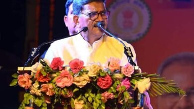 सक्ति में सड़के होने लगी चकाचक-- <em>विधानसभा अध्यक्ष महंत के प्रयासों से शक्ति क्षेत्र के तीन प्रमुख मार्गों के नवीनीकरण का कार्य हुआ प्रारंभ, करीब एक करोड़ 06 लाख रुपये की लागत से होगा कार्य, विधायक प्रतिनिधि नरेश गेवाड़ीन ने दी जानकारी</em> kshititech