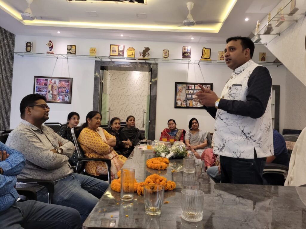 <em>मायुम प्रदेश अध्यक्ष के शक्ति प्रथम आगमन पर किया मंच की शक्ति एवं महिला जागृति शाखा ने स्वागत, प्रदेश अध्यक्ष मनीष ने कहा- राष्ट्रीय स्तर पर सेवा एवं रचनात्मक कार्यों के लिए जाना जाता है मारवाड़ी युवा मंच, रीना गेवाडीन के निवास पर आयोजित हुई बैठक</em> <em>मायुम प्रदेश अध्यक्ष के शक्ति प्रथम आगमन पर किया मंच की शक्ति एवं महिला जागृति शाखा ने स्वागत, प्रदेश अध्यक्ष मनीष ने कहा- राष्ट्रीय स्तर पर सेवा एवं रचनात्मक कार्यों के लिए जाना जाता है मारवाड़ी युवा मंच, रीना गेवाडीन के निवास पर आयोजित हुई बैठक</em> kshititech