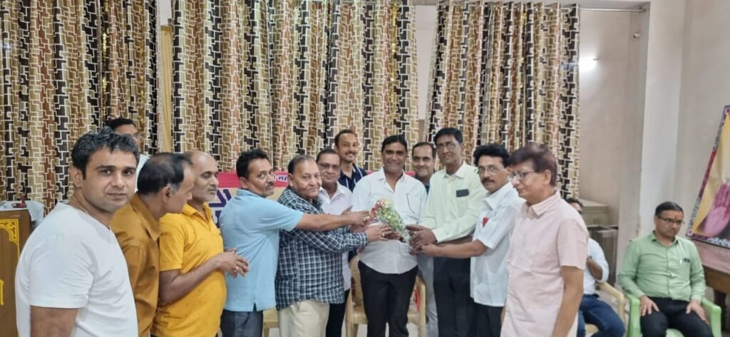 <em>107 वर्ष पुरानी जैन- खंडेलवाल संस्था के नवनिर्वाचित सभापति कार्यकारिणी गठन पर चर्चा करने पहुंचे जांजगीर, लैला के सुशील जैन बनाए गए जोन 5 के उपसभा</em>पति kshititech