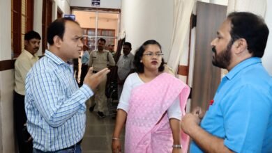 पूरे शक्ति जिले की खबरें एक साथ 30 मई की-- <em>कर्मचारियों के चेंबर में पहुंची कलेक्टर नूपुर--कलेक्टर श्रीमती नूपुर राशि पन्ना ने किया जिला कार्यालय का औचक निरीक्षण, जिले में शासन की योजनाओं से महिला समूह को मिल रहा समुचित लाभ</em>,गौठानो में भी आजीविका के विभिन्न रोजगार मिल रहे महिलाओं को kshititech