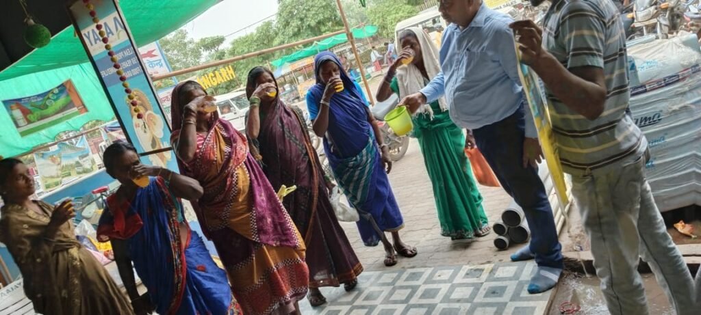 <em>सारंगढ़ के समाजसेवी महेंद्र अग्रवाल की अनुकरणीय पहल-- भीषण गर्मी में एसबीआई के ग्राहकों को पिलाई शरबत एवं ठंडा पानी</em>, विभिन्न संस्थाओं में सक्रिय रूप से काम करते हैं महेंद्र अग्रवाल <em>सारंगढ़ के समाजसेवी महेंद्र अग्रवाल की अनुकरणीय पहल-- भीषण गर्मी में एसबीआई के ग्राहकों को पिलाई शरबत एवं ठंडा पानी</em>, विभिन्न संस्थाओं में सक्रिय रूप से काम करते हैं महेंद्र अग्रवाल kshititech