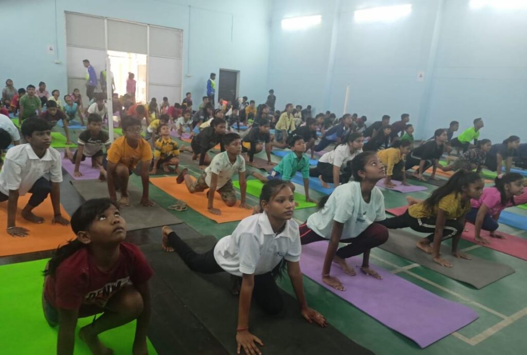 <em>कलेक्टर नूपुर के प्रयासों से शक्ति में पहली बार हुआ स्कूली बच्चों के लिए एक माह का समर वेकेशन विशेष ग्रीष्मकालीन प्रशिक्षण शिविर, 31 मई को हुआ समापन</em>, बड़े शहरों की तरह बच्चों ने सीखी तैराकी, तो वही नए-नए खेलों के मिली जानकारी, जिले के खेल एवं युवा कल्याण विभाग के सहयोग से आयोजित शिविर <em>कलेक्टर नूपुर के प्रयासों से शक्ति में पहली बार हुआ स्कूली बच्चों के लिए एक माह का समर वेकेशन विशेष ग्रीष्मकालीन प्रशिक्षण शिविर, 31 मई को हुआ समापन</em>, बड़े शहरों की तरह बच्चों ने सीखी तैराकी, तो वही नए-नए खेलों के मिली जानकारी, जिले के खेल एवं युवा कल्याण विभाग के सहयोग से आयोजित शिविर kshititech