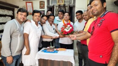 अपने जनसेवक का जन्मदिन मनाने दिखा समर्थकों में उत्साह-- श्यामसुंदर ने जन्मदिन पर महामाया मंदिर, सिद्ध श्री हनुमान मंदिर में जाकर टेका मत्था,बिसाहूदास महंत उद्यान में किया प्रतिमा पर माल्यार्पण तो वही शक्ति की गौशाला में पहुंचकर गौ माताओं को खिलाया गुड़- चना, श्यामू समर्थक जगह-जगह कर रहे जन्मदिन का आयोजन, श्यामसुंदर ने कहा-- आप सभी की मिली शुभकामनाओं एवं आशीर्वाद से मैं अभिभूत kshititech