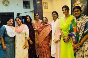 महंत परिवार पहुंचा कांग्रेस कोषाध्यक्ष नरेश गेवाडीन के निवास पर,गेवाडीन परिवार ने किया सांसद ज्योत्सना महंत एवं परिवार जनों का आत्मीय स्वागत,ज्योत्सना महंत ने श्यामसुंदर अग्रवाल को भी दी जन्मदिन की शुभकामनाएं महंत परिवार पहुंचा कांग्रेस कोषाध्यक्ष नरेश गेवाडीन के निवास पर,गेवाडीन परिवार ने किया सांसद ज्योत्सना महंत एवं परिवार जनों का आत्मीय स्वागत,ज्योत्सना महंत ने श्यामसुंदर अग्रवाल को भी दी जन्मदिन की शुभकामनाएं kshititech