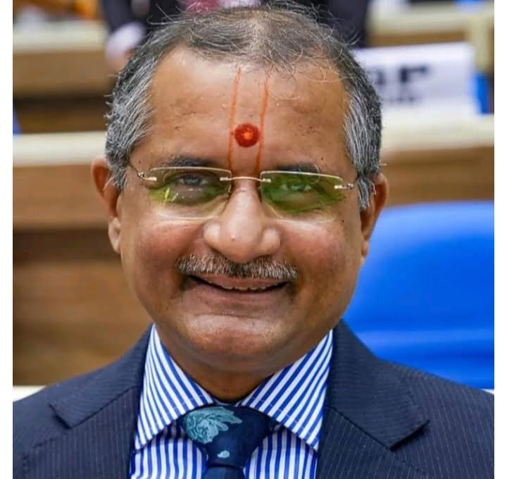 यूपीएससी संघ लोक सेवा आयोग के अध्यक्ष की शपथ ली डॉ मनोज सोनी ने, आईएएस, आईपीएस एवं आईएफ़एस की परीक्षाएं आयोजित करती है यूपीएससी kshititech