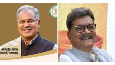 चरणदास का भाग्य प्रबल--महंत के सीएम बनने की खबरों से कार्यकर्ताओं में उत्साह, विधानसभा चुनाव 2023 के समीकरणों में मिल सकती है शक्ति विधायक चरणदास को मुख्यमंत्री की कुर्सी, अविभाजित मध्यप्रदेश के समय मंत्री, भारत सरकार में केंद्रीय मंत्री, कोरबा के स्वयं सांसद, विधानसभा के अध्यक्ष का सफलतम राजनैतिक सफर kshititech