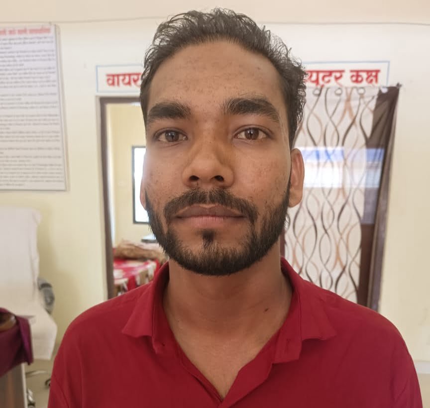 <em>अपने घर की बाड़ी में बुलाकर दुष्कर्म कर एक लाख रुपये की मांग करने वाला एवम पैसे नहीं दोगे तो दोनों की संयुक्त फोटो वायरल कर दूंगा कहने वाला आरोपी चढ़ा पुलिस के हत्थे, पुलिस की सक्रियता ने चंद घंटों में ही किया आरोपी को गिरफ्तार</em> <em>अपने घर की बाड़ी में बुलाकर दुष्कर्म कर एक लाख रुपये की मांग करने वाला एवम पैसे नहीं दोगे तो दोनों की संयुक्त फोटो वायरल कर दूंगा कहने वाला आरोपी चढ़ा पुलिस के हत्थे, पुलिस की सक्रियता ने चंद घंटों में ही किया आरोपी को गिरफ्तार</em> kshititech