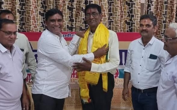 <em>107 वर्ष पुरानी जैन- खंडेलवाल संस्था के नवनिर्वाचित सभापति कार्यकारिणी गठन पर चर्चा करने पहुंचे जांजगीर, लैला के सुशील जैन बनाए गए जोन 5 के उपसभा</em>पति kshititech