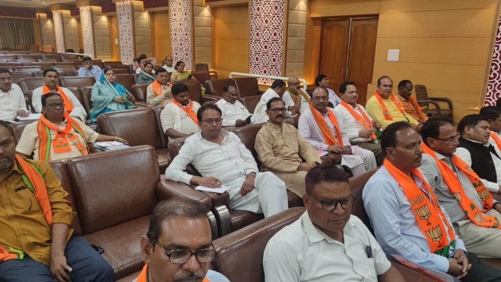 मन की बात में शक्ति जिला बना सिरमौर-- पीएम के मन की बात को लेकर जिला भाजपा संगठन शक्ति की सक्रियता की प्रशंसा हुई प्रदेश कार्यसमिति की बैठक में, 16 मई को रायपुर में संपन्न बैठक में जिलाध्यक्ष की सक्रियता पर पीठ थपथपाई नेताओं ने मन की बात में शक्ति जिला बना सिरमौर-- पीएम के मन की बात को लेकर जिला भाजपा संगठन शक्ति की सक्रियता की प्रशंसा हुई प्रदेश कार्यसमिति की बैठक में, 16 मई को रायपुर में संपन्न बैठक में जिलाध्यक्ष की सक्रियता पर पीठ थपथपाई नेताओं ने kshititech