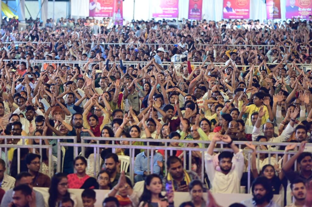 <em>राम जी का</em> मिला<em> कका को आशीर्वाद-- 2 जून के राष्ट्रीय रामायण महोत्सव में उमड़ी एक लाख की भीड़, रामलीला मैदान हो गया राममय, लक्खा- रघुवंशी के भजनों पर झूम उठे श्रोता, मंत्री अमरजीत भगत एवं टेकाम भी रहे मौजूद, श्रोताओं ने कहा उन्होंने सरकारी कार्यक्रम में कहीं नहीं देखी ऐसी सुंदर व्यवस्था</em> <em>राम जी का</em> मिला<em> कका को आशीर्वाद-- 2 जून के राष्ट्रीय रामायण महोत्सव में उमड़ी एक लाख की भीड़, रामलीला मैदान हो गया राममय, लक्खा- रघुवंशी के भजनों पर झूम उठे श्रोता, मंत्री अमरजीत भगत एवं टेकाम भी रहे मौजूद, श्रोताओं ने कहा उन्होंने सरकारी कार्यक्रम में कहीं नहीं देखी ऐसी सुंदर व्यवस्था</em> kshititech
