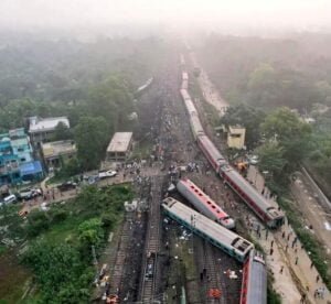 <em>बिग ब्रेकिंग-रेल मंत्री ने कहा बालासोर हादसे के कारणों की मिल गई है जानकारी, रिपोर्ट आने पर होगा खुलासा, रेलवे के कवच सिस्टम को लेकर उठने लगे सवाल, सेवाभावी संस्थाओं के कार्यों की हो रही सर्वत्र प्रशंसा मृतकों की संख्या हुई 300 पार, हजारों यात्रियों का चल रहा इलाज</em>, ट्रेन हादसे के कारण हवाई मार्ग का बढ़ गया भारी किराया <em>बिग ब्रेकिंग-रेल मंत्री ने कहा बालासोर हादसे के कारणों की मिल गई है जानकारी, रिपोर्ट आने पर होगा खुलासा, रेलवे के कवच सिस्टम को लेकर उठने लगे सवाल, सेवाभावी संस्थाओं के कार्यों की हो रही सर्वत्र प्रशंसा मृतकों की संख्या हुई 300 पार, हजारों यात्रियों का चल रहा इलाज</em>, ट्रेन हादसे के कारण हवाई मार्ग का बढ़ गया भारी किराया kshititech
