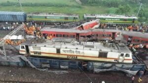 <em>बिग ब्रेकिंग-रेल मंत्री ने कहा बालासोर हादसे के कारणों की मिल गई है जानकारी, रिपोर्ट आने पर होगा खुलासा, रेलवे के कवच सिस्टम को लेकर उठने लगे सवाल, सेवाभावी संस्थाओं के कार्यों की हो रही सर्वत्र प्रशंसा मृतकों की संख्या हुई 300 पार, हजारों यात्रियों का चल रहा इलाज</em>, ट्रेन हादसे के कारण हवाई मार्ग का बढ़ गया भारी किराया <em>बिग ब्रेकिंग-रेल मंत्री ने कहा बालासोर हादसे के कारणों की मिल गई है जानकारी, रिपोर्ट आने पर होगा खुलासा, रेलवे के कवच सिस्टम को लेकर उठने लगे सवाल, सेवाभावी संस्थाओं के कार्यों की हो रही सर्वत्र प्रशंसा मृतकों की संख्या हुई 300 पार, हजारों यात्रियों का चल रहा इलाज</em>, ट्रेन हादसे के कारण हवाई मार्ग का बढ़ गया भारी किराया kshititech