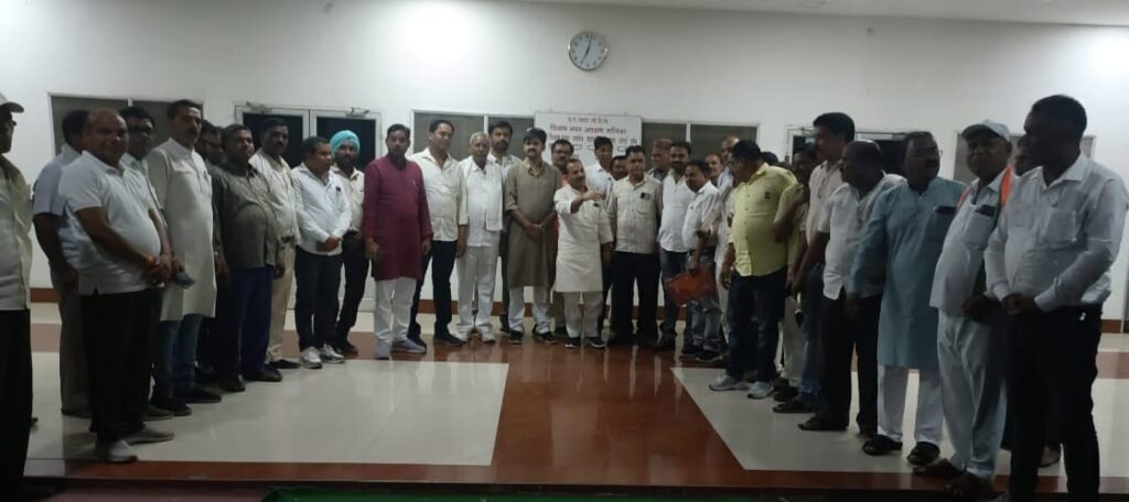 जांजगीर चांपा एवं शक्ति जिले की कांग्रेस कार्यकर्ता पहुंचेंगे बिलासपुर--- <em>बिलासपुर में होने वाले कांग्रेस के संभागीय सम्मेलन को लेकर जांजगीर-चांपा जिला संगठन की तैयारियां प्रारंभ, पदाधिकारियों को सौंपी गई जिम्मेदारियां,04 जून को संपन्न हुई बैठक, जिला प्रवक्ता नागेंद्र गुप्ता ने दी जानकारी</em> जांजगीर चांपा एवं शक्ति जिले की कांग्रेस कार्यकर्ता पहुंचेंगे बिलासपुर--- <em>बिलासपुर में होने वाले कांग्रेस के संभागीय सम्मेलन को लेकर जांजगीर-चांपा जिला संगठन की तैयारियां प्रारंभ, पदाधिकारियों को सौंपी गई जिम्मेदारियां,04 जून को संपन्न हुई बैठक, जिला प्रवक्ता नागेंद्र गुप्ता ने दी जानकारी</em> kshititech