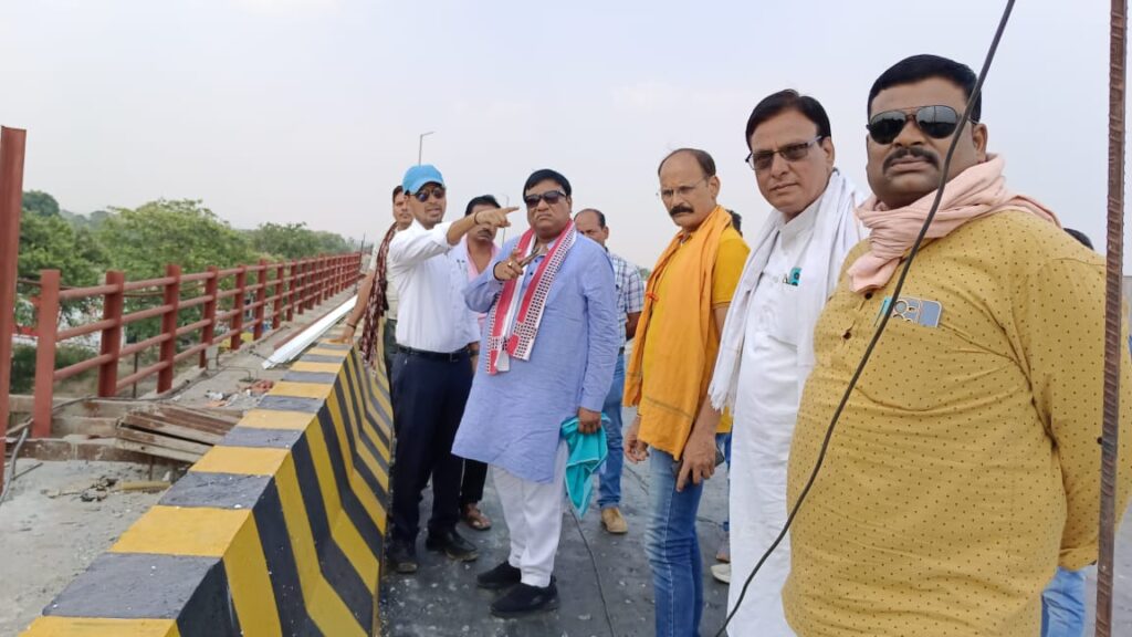 <em>12 वर्षों से निर्माणाधीन खोकसा रेलवे ओवरब्रिज के निर्माण को लेकर चंदेल हुए सख्त, रेलवे अधिकारियों के साथ किया मौके का निरीक्षण</em>, जिले की जनता परेशान है ब्रिज निर्माण की लेटलतीफी से <em>12 वर्षों से निर्माणाधीन खोकसा रेलवे ओवरब्रिज के निर्माण को लेकर चंदेल हुए सख्त, रेलवे अधिकारियों के साथ किया मौके का निरीक्षण</em>, जिले की जनता परेशान है ब्रिज निर्माण की लेटलतीफी से kshititech