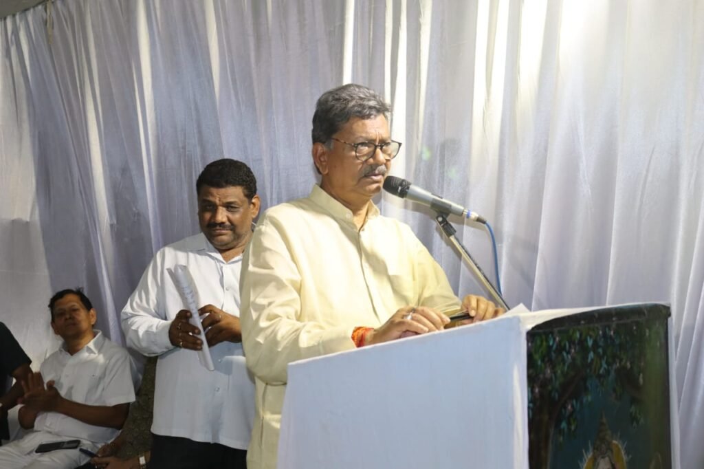 <em>शक्ति कलेक्टर के स्वास्थ्य प्रयासों की विधानसभा अध्यक्ष महंत ने करी सार्वजनिक मंच से प्रशंसा, महंत ने कहा-- जिले में हेल्थ के क्षेत्र में नूपुर का कार्य प्रशंसनीय, करोड़ों के विकास कार्यों का भी किया महंत दंपत्ति ने भूमि पूजन- लोकार्पण</em> kshititech