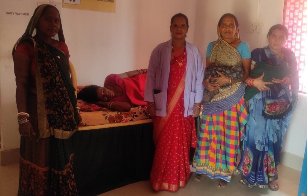 <em>आंगनबाड़ी केंद्रों में केले एवं अंडे का वितरण किया गया शुरू, सुपोषित अभियान के तहत किया गया यह बदलाव, शक्ति कलेक्टर नूपुर के हेल्थ मिशन से संवर रहा है शक्ति जिला</em> kshititech