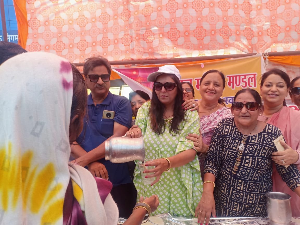 <em>रायपुर की अग्रवाल महिला मंडल की अनुकरणीय पहल, ग्रीष्म ऋतु को देखते हुए राहगीरों को पिलाया छाछ एवं शरबत, अग्रवाल सभा अध्यक्ष विजय अग्रवाल की उपस्थिति में 1500 गिलास छाछ-मठे का हुआ वितरण</em> <em>रायपुर की अग्रवाल महिला मंडल की अनुकरणीय पहल, ग्रीष्म ऋतु को देखते हुए राहगीरों को पिलाया छाछ एवं शरबत, अग्रवाल सभा अध्यक्ष विजय अग्रवाल की उपस्थिति में 1500 गिलास छाछ-मठे का हुआ वितरण</em> kshititech