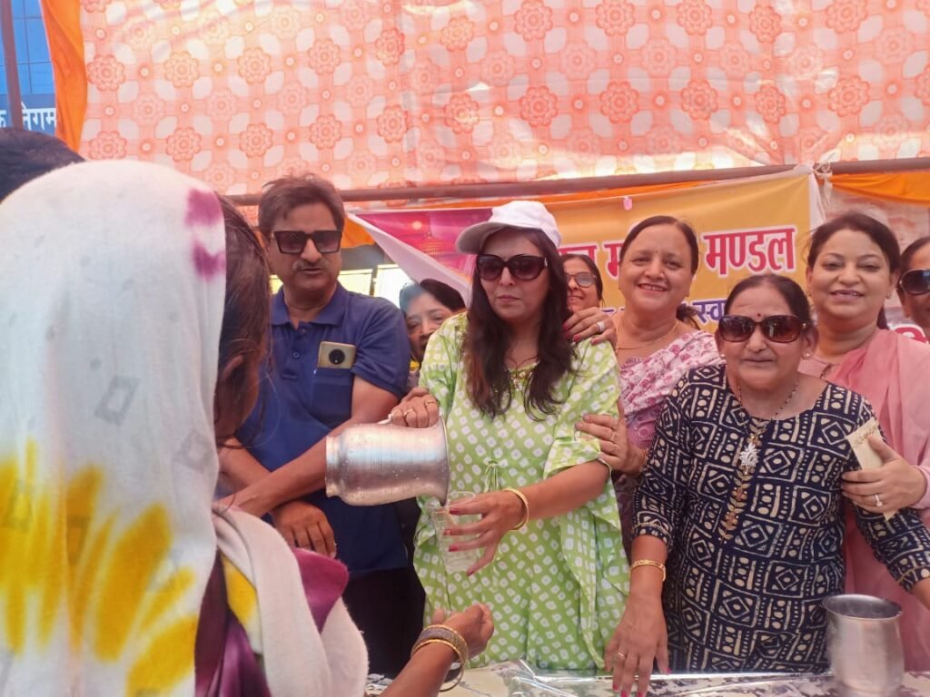 <em>रायपुर की अग्रवाल महिला मंडल की अनुकरणीय पहल, ग्रीष्म ऋतु को देखते हुए राहगीरों को पिलाया छाछ एवं शरबत, अग्रवाल सभा अध्यक्ष विजय अग्रवाल की उपस्थिति में 1500 गिलास छाछ-मठे का हुआ वितरण</em> <em>रायपुर की अग्रवाल महिला मंडल की अनुकरणीय पहल, ग्रीष्म ऋतु को देखते हुए राहगीरों को पिलाया छाछ एवं शरबत, अग्रवाल सभा अध्यक्ष विजय अग्रवाल की उपस्थिति में 1500 गिलास छाछ-मठे का हुआ वितरण</em> kshititech