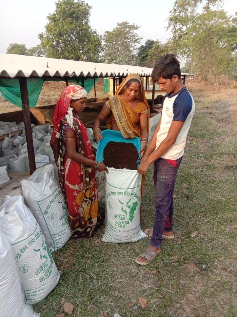 <em>पानी समस्या को देखते हुए कलमा बैराज के 16 जून से खोले जाएंगे सभी गेट, आश्रम छात्रावासों में चौपाल लगाकर होगा प्रवेश, जिले में समूह विभिन्न योजनाओं से हो रहे समृद्ध</em> <em>पानी समस्या को देखते हुए कलमा बैराज के 16 जून से खोले जाएंगे सभी गेट, आश्रम छात्रावासों में चौपाल लगाकर होगा प्रवेश, जिले में समूह विभिन्न योजनाओं से हो रहे समृद्ध</em> kshititech