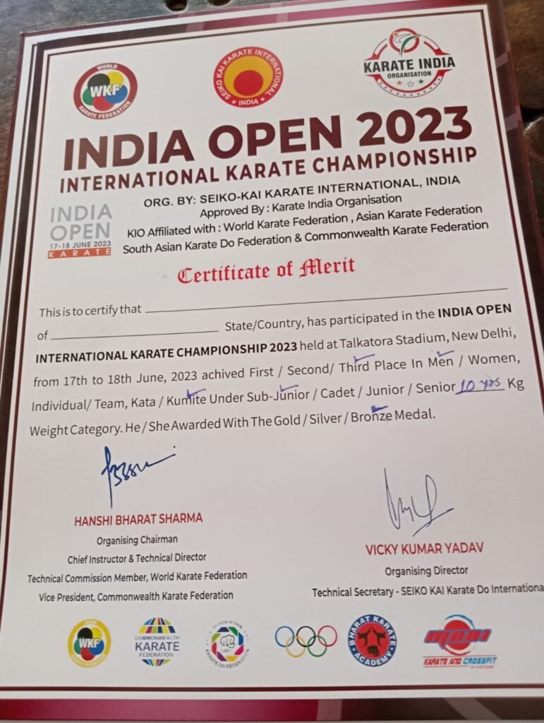 <em>तनय की सफलता-- दिल्ली में आयोजित राष्ट्रीय ओपन कराटे चैंपियनशिप में रायपुर के तनय अग्रवाल ने जीता ब्रॉन्ज मेडल, छत्तीसगढ़ से 17 खिलाड़ियों ने करी थी सहभागिता, रायपुर के समाजसेवी, कांग्रेस नेता सुरेश अग्रवाल के सुपुत्र हैं तनय</em> <em>तनय की सफलता-- दिल्ली में आयोजित राष्ट्रीय ओपन कराटे चैंपियनशिप में रायपुर के तनय अग्रवाल ने जीता ब्रॉन्ज मेडल, छत्तीसगढ़ से 17 खिलाड़ियों ने करी थी सहभागिता, रायपुर के समाजसेवी, कांग्रेस नेता सुरेश अग्रवाल के सुपुत्र हैं तनय</em> kshititech