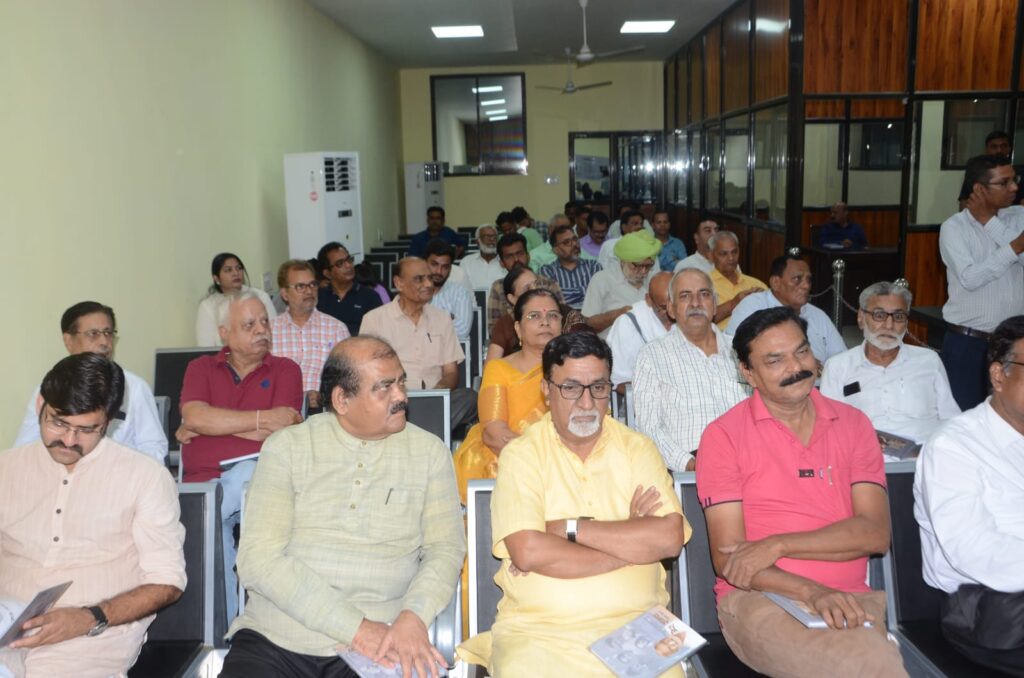 <em>किताब का विमोचन समारोह-- विधानसभा अध्यक्ष डॉ चरणदास महंत ने हसन खान की किताब "मेरा समय" लोकार्पित किया, महंत ने कहा- यह किताब नई पीढ़ी में आकाशवाणी के प्रति प्रेम जगाएगी, देश- प्रदेश की जानी-मानी हस्तियां रही मौजूद, आकाशवाणी रायपुर के सेवानिवृत्त निर्देशक हैं हसन खान</em> <em>किताब का विमोचन समारोह-- विधानसभा अध्यक्ष डॉ चरणदास महंत ने हसन खान की किताब "मेरा समय" लोकार्पित किया, महंत ने कहा- यह किताब नई पीढ़ी में आकाशवाणी के प्रति प्रेम जगाएगी, देश- प्रदेश की जानी-मानी हस्तियां रही मौजूद, आकाशवाणी रायपुर के सेवानिवृत्त निर्देशक हैं हसन खान</em> kshititech