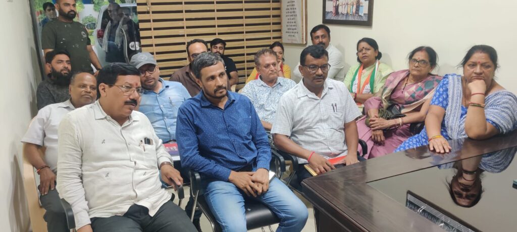 <em>कोरबा सांसद ज्योत्सना के प्रयासों से गेवरा रोड से 24 को शुरू होगा यात्री गाड़ियों का परिचालन, विद्युत विभाग के साथ व्यापारियों की बैठक करवाई सांसद ज्योत्सना महंत ने, सर्व वर्ग की हितैषी है कोरबा सांसद महंत</em>,ज्योत्सना ने कहा-संसदीय क्षेत्र की जनता की समस्याओं के निराकरण के लिए सदैव रहूंगी तत्पर <em>कोरबा सांसद ज्योत्सना के प्रयासों से गेवरा रोड से 24 को शुरू होगा यात्री गाड़ियों का परिचालन, विद्युत विभाग के साथ व्यापारियों की बैठक करवाई सांसद ज्योत्सना महंत ने, सर्व वर्ग की हितैषी है कोरबा सांसद महंत</em>,ज्योत्सना ने कहा-संसदीय क्षेत्र की जनता की समस्याओं के निराकरण के लिए सदैव रहूंगी तत्पर kshititech