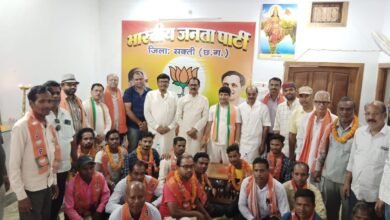 <em>मुखर्जी जी के बलिदान दिवस पर 25 लोगों ने किया भाजपा प्रवेश, वरिष्ठ नेता रमेश सिंघानिया के नेतृत्व में डेरागढ़ के 25 लोगों को दिलाई गई सदस्यता, मुखर्जी जी की पुण्यतिथि पर शक्ति जिले में हुई संगोष्ठी, वरिष्ठ कार्यकर्ताओं का हुआ सम्मान, विधायक विद्या रतन भसीन के निधन पर उनके अंतिम संस्कार में पहुंचे भाजपा नेता</em> kshititech