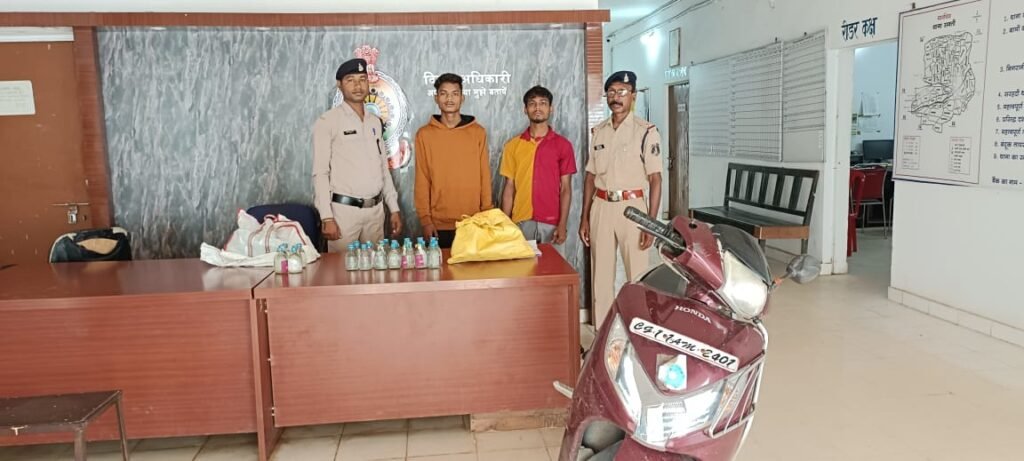 <em>शक्ति जिला पुलिस की खबरें एक साथ-- अवैध शराब पकड़ने में अव्वल है जिले की पुलिस, 2 दिन में ही 3 मामले हुए दर्ज, आबकारी विभाग के साथ-साथ पुलिस की सक्रियता से भी मचा हड़कंप</em>, एसपी आहिरे, एडिशनल एसपी गायत्री सिंह, एसडीओ पुलिस मोहम्मद तसलीम आरिफ सहित पुलिस अधिकारियों के निर्देशन में हो रही कार्रवाई kshititech