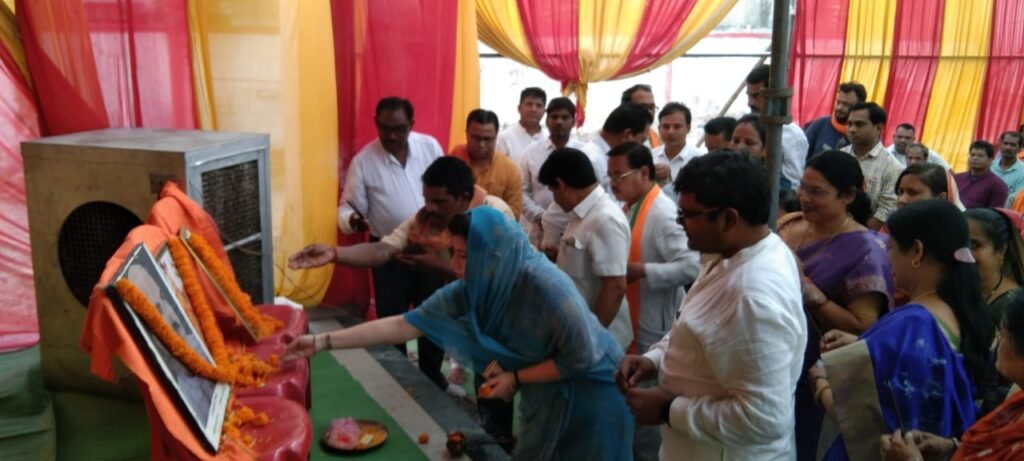 जिले की तीनों सीटों पर भाजपा की पैनी नजर-- <em>शक्ति जिले में भाजपा की चुनावी तैयारियां शुरू, सिवनी में हुआ मोर्चा/ प्रकोष्ठ के विधानसभा स्तरीय कार्यकर्ताओं का सम्मेलन,भाजयुमो के पूर्व प्रदेश अध्यक्ष विजय शर्मा ने कहा -छत्तीसगढ़ में गैंगवार के रूप में चल रही कांग्रेस की सरकार</em> kshititech