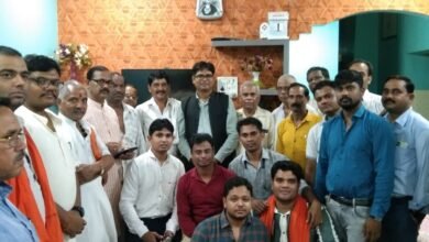 <em>शक्ति के देवांगन युवा संगठन की सक्रियता को देख पूर्व कलेक्टर पहुंचे देवांगन युवा संगठन के सदस्यों के बीच, विभिन्न विषयों पर करी चर्चा, युवाओं ने भी किया स्वागत, गोविंद देवांगन ने कहा-- ओपी चौधरी है युवाओं के प्रेरणास्रोत</em>, शक्ति के देवांगन युवा संगठन की प्रदेश स्तर पर है सेवा कार्यों के लिए अपनी अलग पहचान kshititech