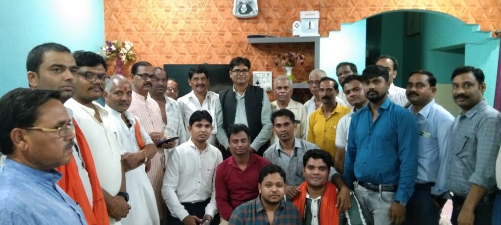 <em>शक्ति के देवांगन युवा संगठन की सक्रियता को देख पूर्व कलेक्टर पहुंचे देवांगन युवा संगठन के सदस्यों के बीच, विभिन्न विषयों पर करी चर्चा, युवाओं ने भी किया स्वागत, गोविंद देवांगन ने कहा-- ओपी चौधरी है युवाओं के प्रेरणास्रोत</em>, शक्ति के देवांगन युवा संगठन की प्रदेश स्तर पर है सेवा कार्यों के लिए अपनी अलग पहचान <em>शक्ति के देवांगन युवा संगठन की सक्रियता को देख पूर्व कलेक्टर पहुंचे देवांगन युवा संगठन के सदस्यों के बीच, विभिन्न विषयों पर करी चर्चा, युवाओं ने भी किया स्वागत, गोविंद देवांगन ने कहा-- ओपी चौधरी है युवाओं के प्रेरणास्रोत</em>, शक्ति के देवांगन युवा संगठन की प्रदेश स्तर पर है सेवा कार्यों के लिए अपनी अलग पहचान kshititech