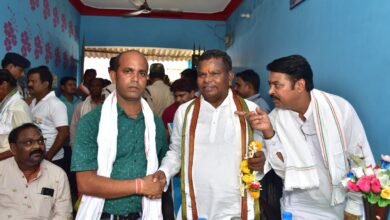 लखमा- ज्योतिष की मुलाकात--<em>अड़भार के कांग्रेस नेता ज्योतिष गर्ग शामिल हुए बूथ से बूथ जोड़ो अभियान में, कैबिनेट मंत्री कवासी लखमा से भी करी ज्योतिष ने मुलाकात, 30 जून को चंद्रपुर विधानसभा क्षेत्र में हुआ वाणिज्य कर आबकारी मंत्री का आगमन</em> kshititech