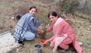 महिलाओं का दृढ़ संकल्प-- <em>महिला जागृति शाखा ने लिया वृक्षारोपण एवं पर्यावरण संरक्षण का संकल्प, विश्व पर्यावरण दिवस के मौके पर महिला सदस्यों ने रोपे पौधे,अध्यक्ष रीना ने कहा- हमारे स्वस्थ जीवन के लिए पर्यावरण संरक्षण है आवश्यक</em> kshititech