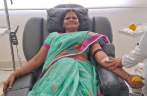 करो रक्तदान- बचाओ किसी की जान-- <em>रक्तदान के क्षेत्र में हेल्पिंग हैंड्स क्लब की अनुकरणीय पहल, 49 रक्त दाताओं ने किया रक्तदान, बेटी के लीवर से पिता का जीवन होगा गुलजार, भाटापारा के आनंद कुर्रे स्वयं के साधन से 07 रक्त दाताओं को लेकर पहुंचे रायपुर</em> करो रक्तदान- बचाओ किसी की जान-- <em>रक्तदान के क्षेत्र में हेल्पिंग हैंड्स क्लब की अनुकरणीय पहल, 49 रक्त दाताओं ने किया रक्तदान, बेटी के लीवर से पिता का जीवन होगा गुलजार, भाटापारा के आनंद कुर्रे स्वयं के साधन से 07 रक्त दाताओं को लेकर पहुंचे रायपुर</em> kshititech