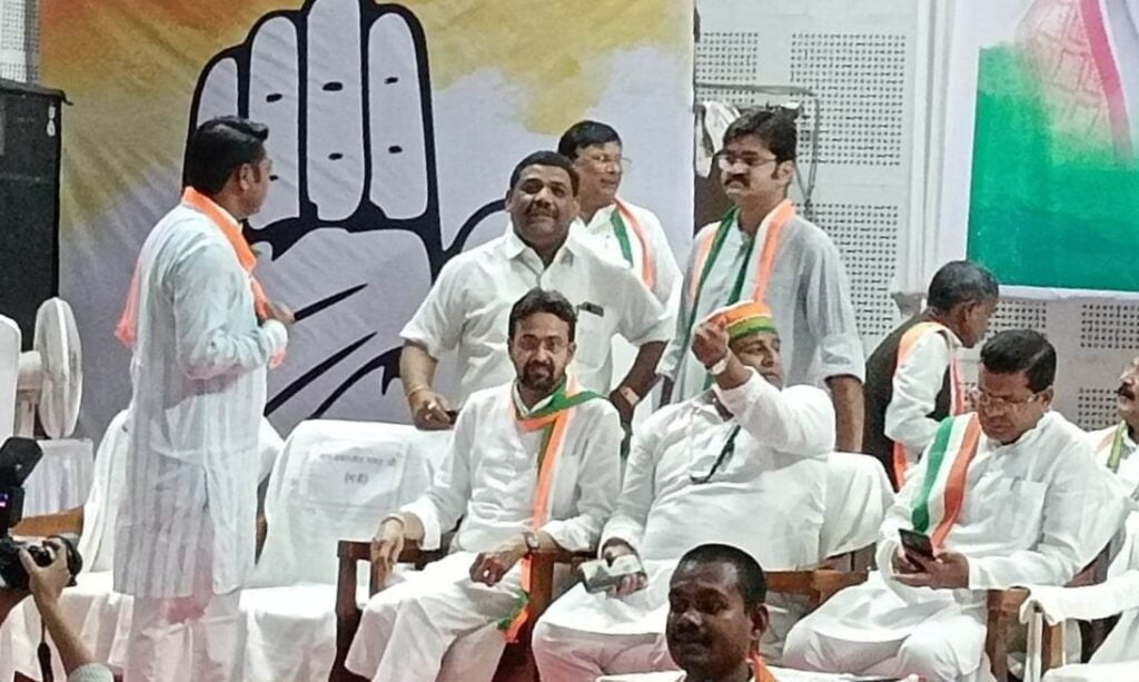 <em>बिलासपुर के संभागीय कांग्रेस कार्यकर्ता सम्मेलन में पहुंचे शक्ति विधानसभा क्षेत्र के कांग्रेस कार्यकर्ता, जिला उपाध्यक्ष श्यामसुंदर अग्रवाल ने कहा- सम्मेलन से कार्यकर्ताओं को मिलेगी ऊर्जा, जिला कोषाध्यक्ष नरेश गेवाडीन ने कहा-- प्रदेश में सरकार के कार्यों से कार्यकर्ता उत्साहित</em> <em>बिलासपुर के संभागीय कांग्रेस कार्यकर्ता सम्मेलन में पहुंचे शक्ति विधानसभा क्षेत्र के कांग्रेस कार्यकर्ता, जिला उपाध्यक्ष श्यामसुंदर अग्रवाल ने कहा- सम्मेलन से कार्यकर्ताओं को मिलेगी ऊर्जा, जिला कोषाध्यक्ष नरेश गेवाडीन ने कहा-- प्रदेश में सरकार के कार्यों से कार्यकर्ता उत्साहित</em> kshititech