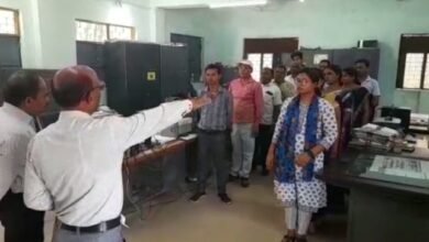 <em>जिला शिक्षा अधिकारी की मौजूदगी में पर्यावरण संरक्षण का संकल्प लिया शिक्षा अधिकारियों ने, डीईओ कार्यालय शक्ति में हुआ कार्यक्रम,डीईओ खरे ने कहा पर्यावरण की सुरक्षा हम सभी का कर्तव्य, विद्यालय परिसरों में भी अधिक से अधिक करवाएं वृक्षारोपण के कार्यक्रम</em> <em>जिला शिक्षा अधिकारी की मौजूदगी में पर्यावरण संरक्षण का संकल्प लिया शिक्षा अधिकारियों ने, डीईओ कार्यालय शक्ति में हुआ कार्यक्रम,डीईओ खरे ने कहा पर्यावरण की सुरक्षा हम सभी का कर्तव्य, विद्यालय परिसरों में भी अधिक से अधिक करवाएं वृक्षारोपण के कार्यक्रम</em> kshititech